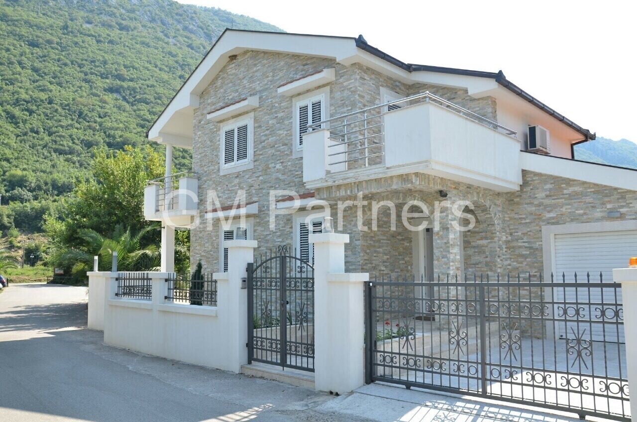 Villa in Adria Bucht nähe Risan