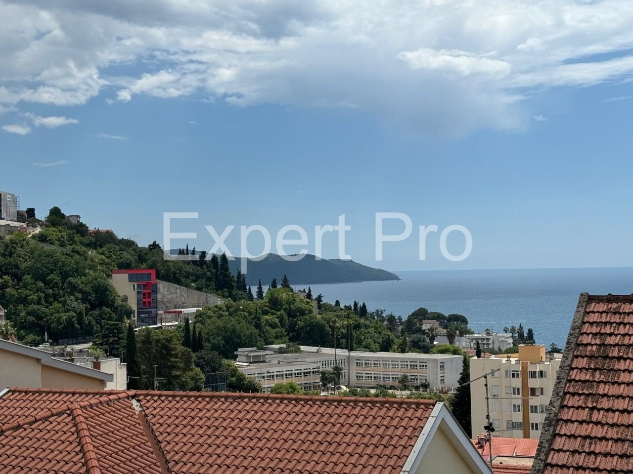 Blick von der Terrasse in der Wohnung