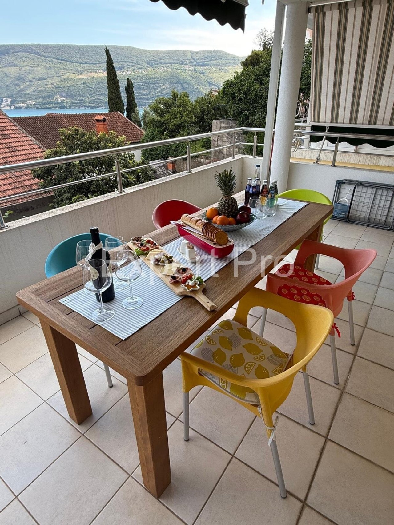 Blick von der Terrasse in der Wohnung