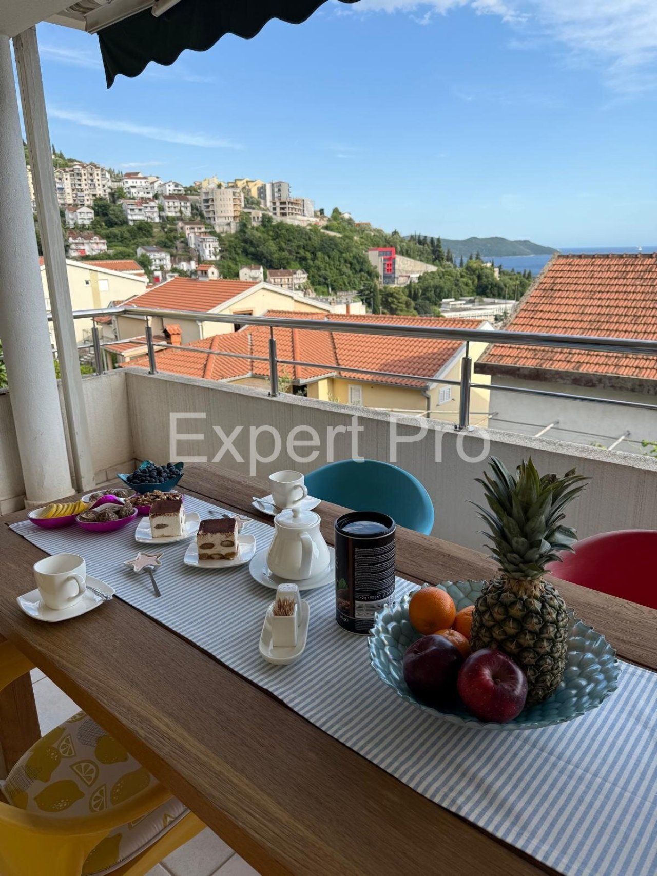 Blick von der Terrasse in der Wohnung