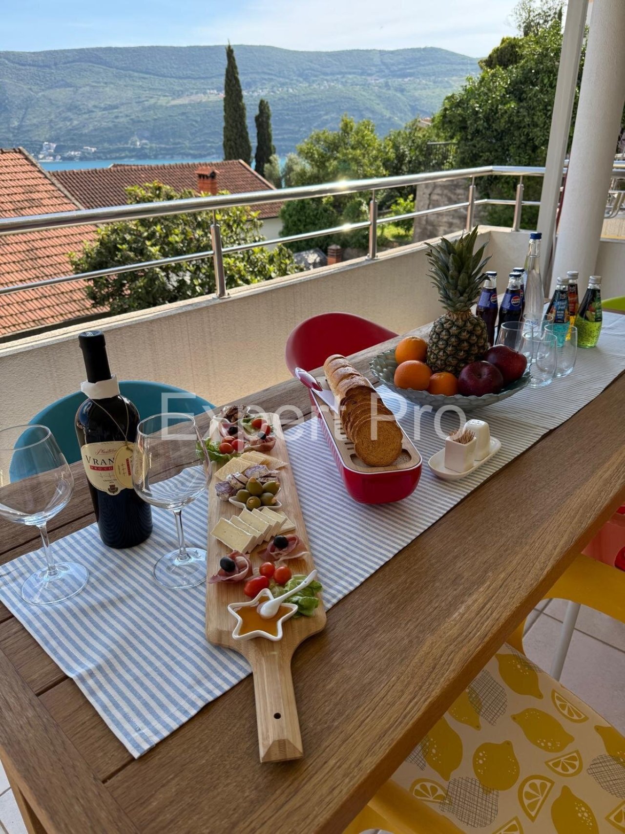 Blick von der Terrasse in der Wohnung