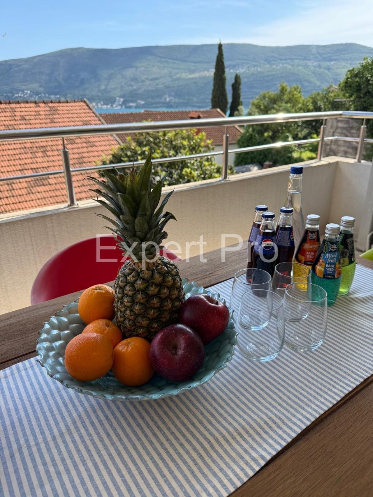 Blick von der Terrasse in der Wohnung
