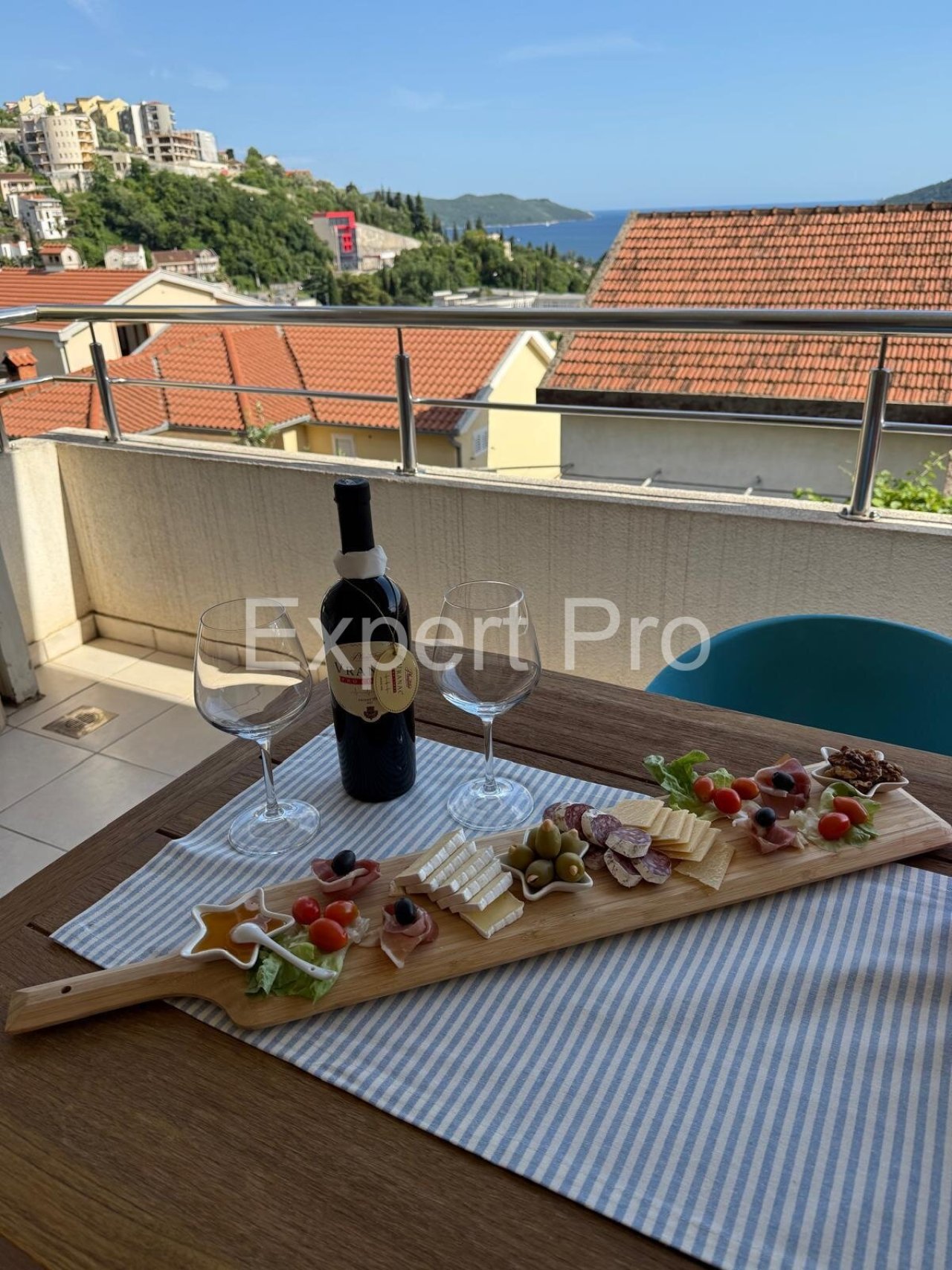 Blick von der Terrasse in der Wohnung