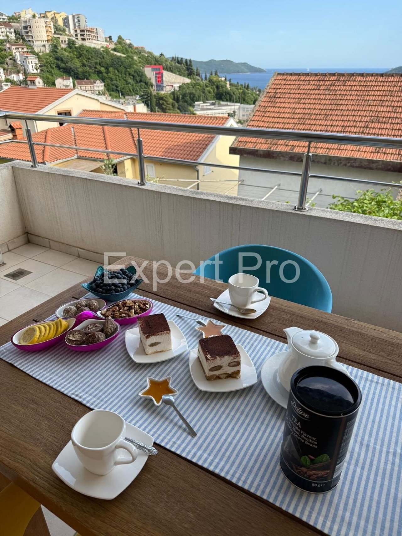 Blick von der Terrasse in der Wohnung