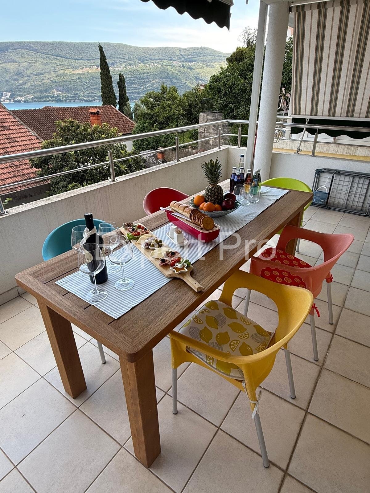 Blick von der Terrasse in der Wohnung Blick von der Terrasse in der Wohnung